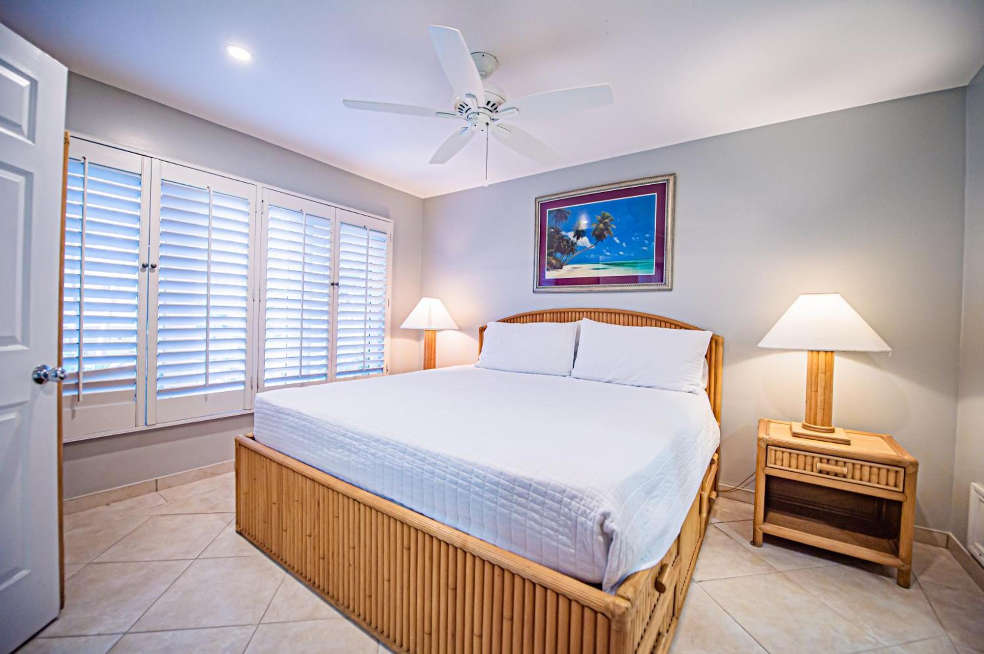 Seven Mile Beach Resort George Town Bagian luar foto