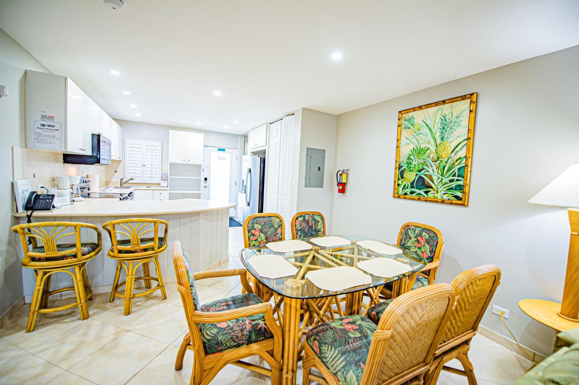 Seven Mile Beach Resort George Town Bagian luar foto