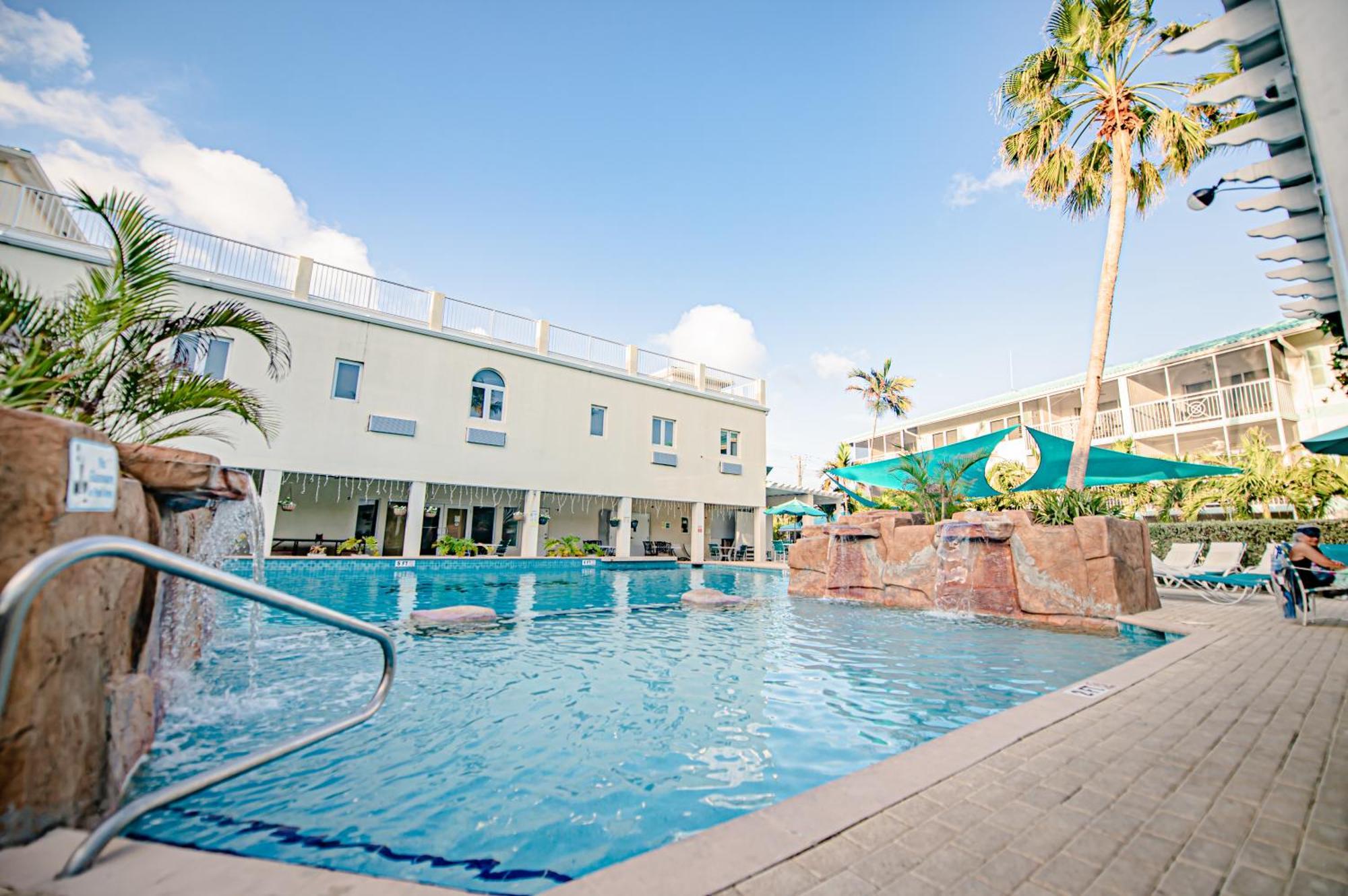 Seven Mile Beach Resort George Town Bagian luar foto