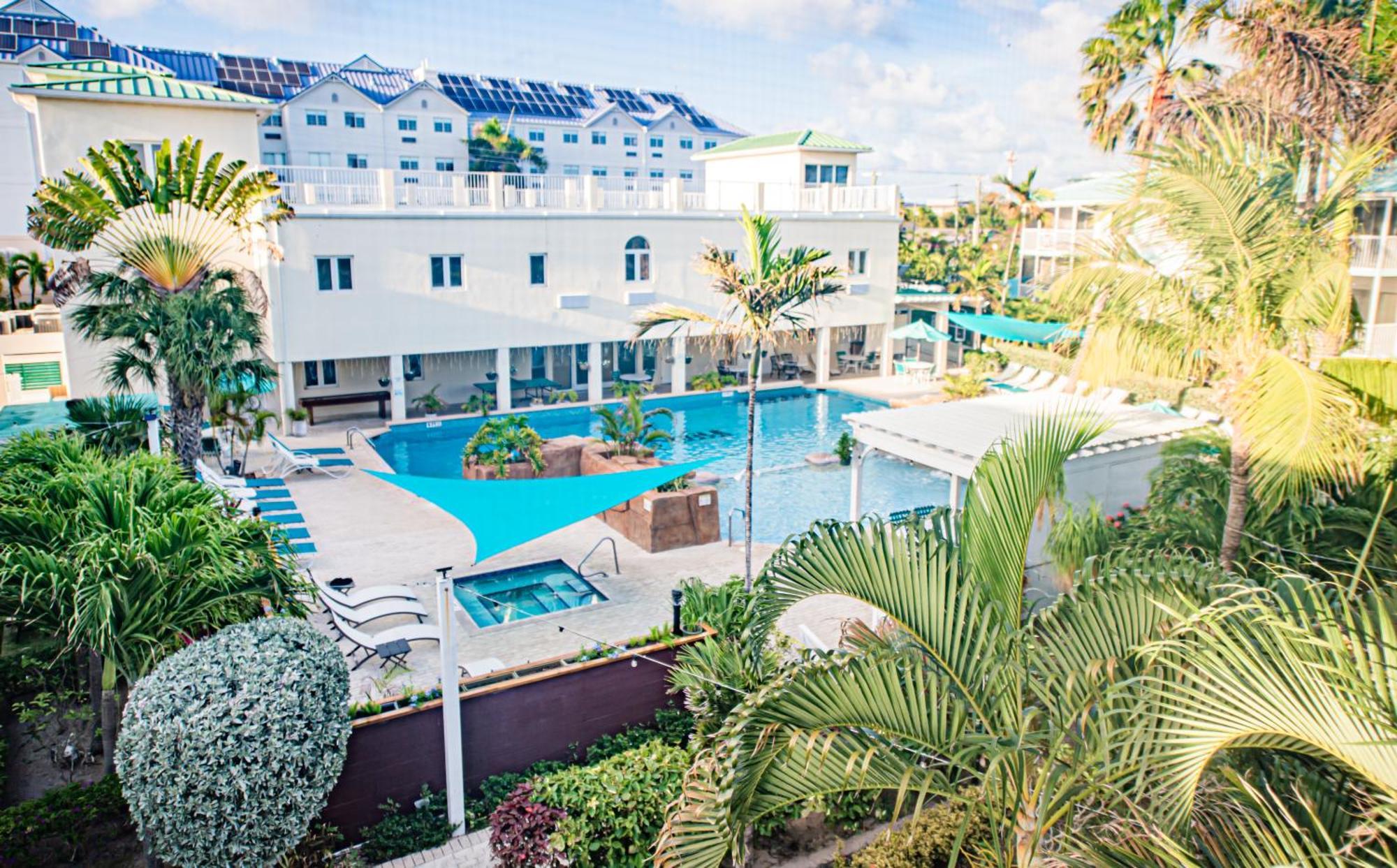 Seven Mile Beach Resort George Town Bagian luar foto