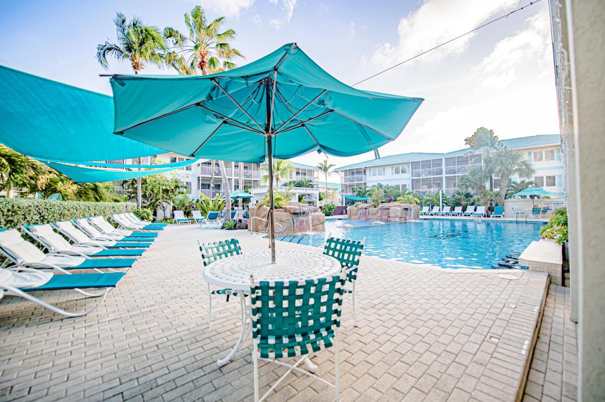 Seven Mile Beach Resort George Town Bagian luar foto