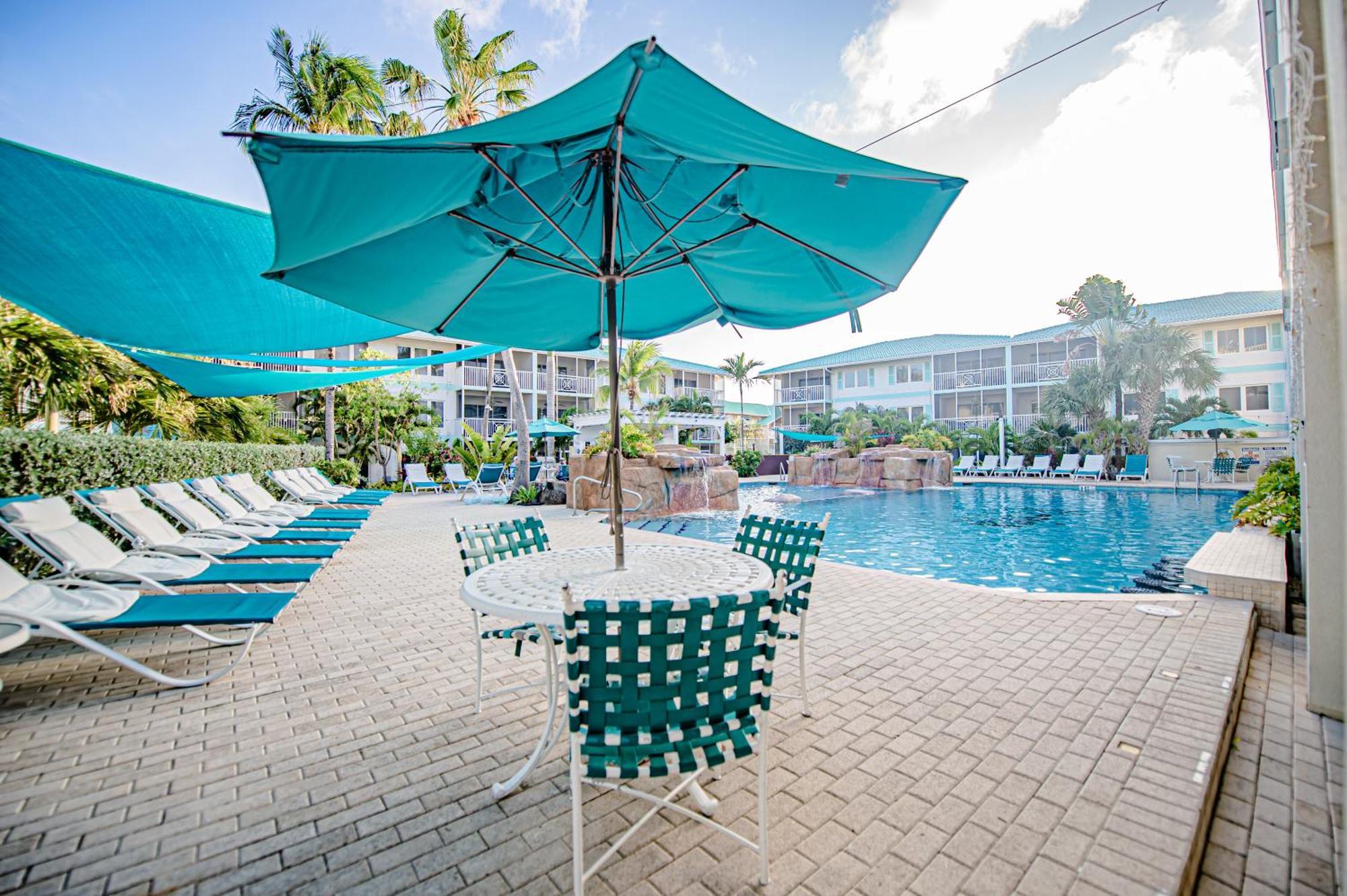 Seven Mile Beach Resort George Town Bagian luar foto