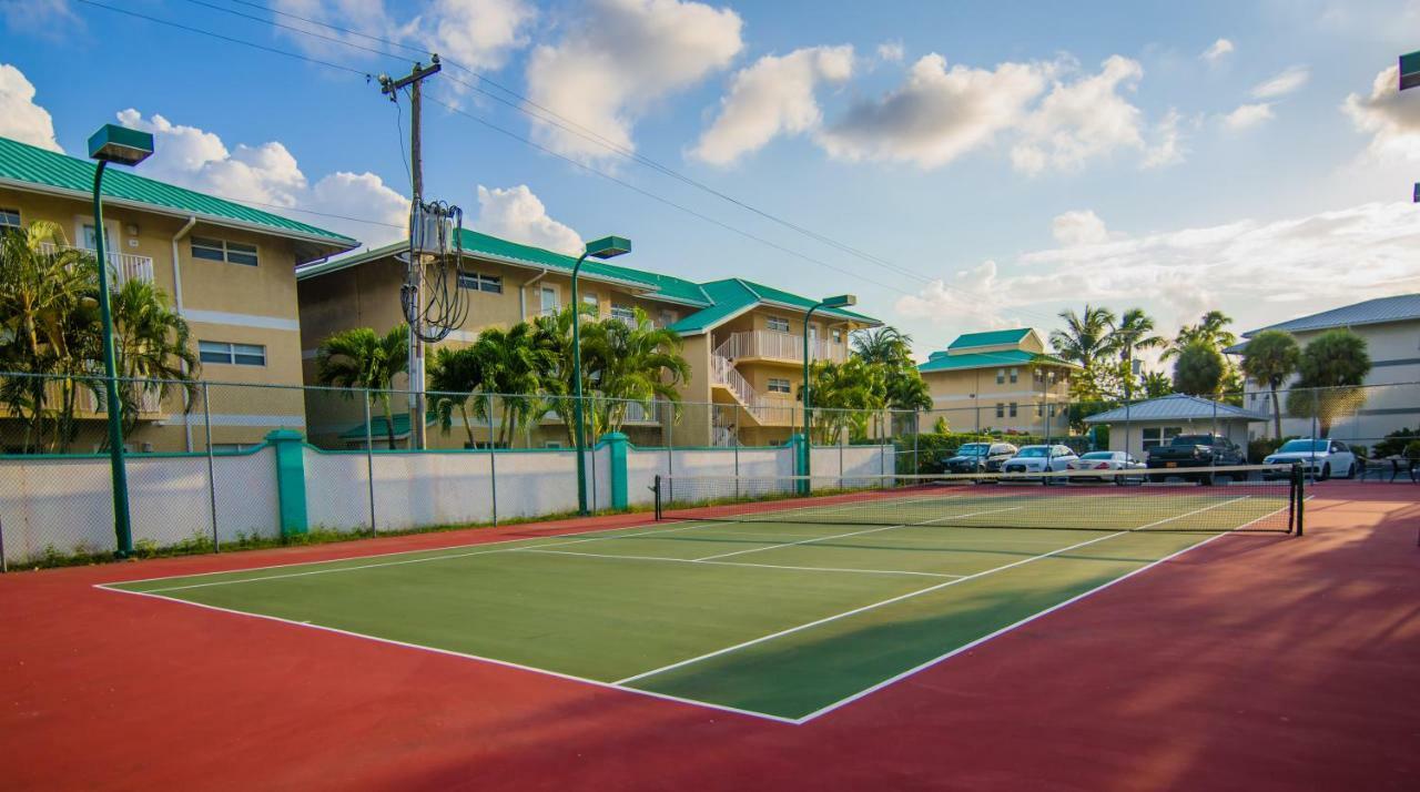 Seven Mile Beach Resort George Town Bagian luar foto