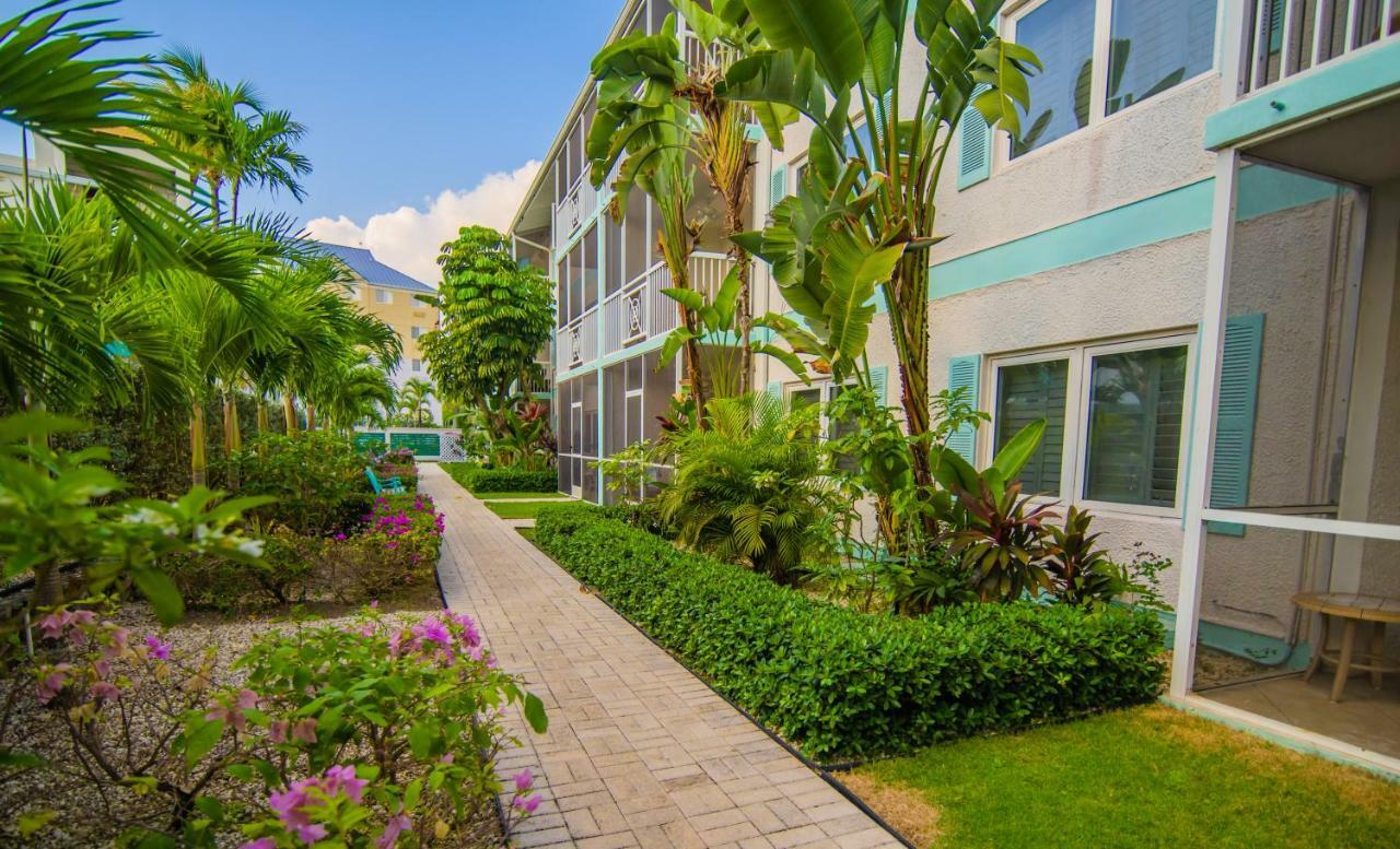Seven Mile Beach Resort George Town Bagian luar foto