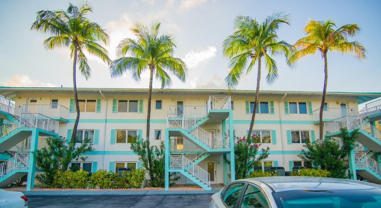 Seven Mile Beach Resort George Town Bagian luar foto