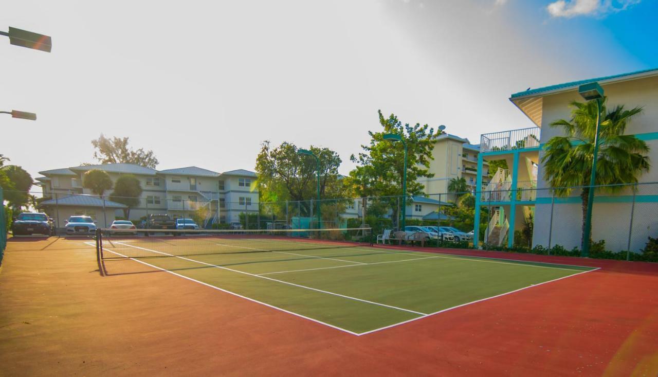 Seven Mile Beach Resort George Town Bagian luar foto